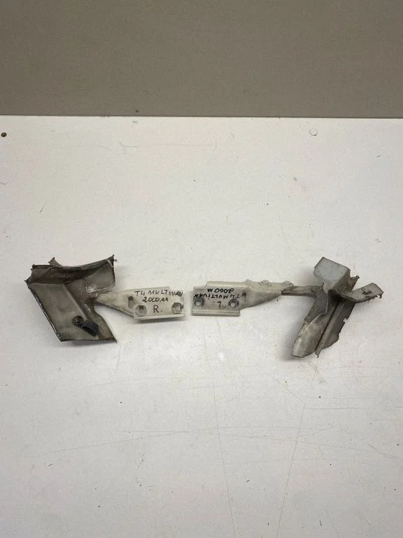 Engine bonnet/hood hinges 701805384J