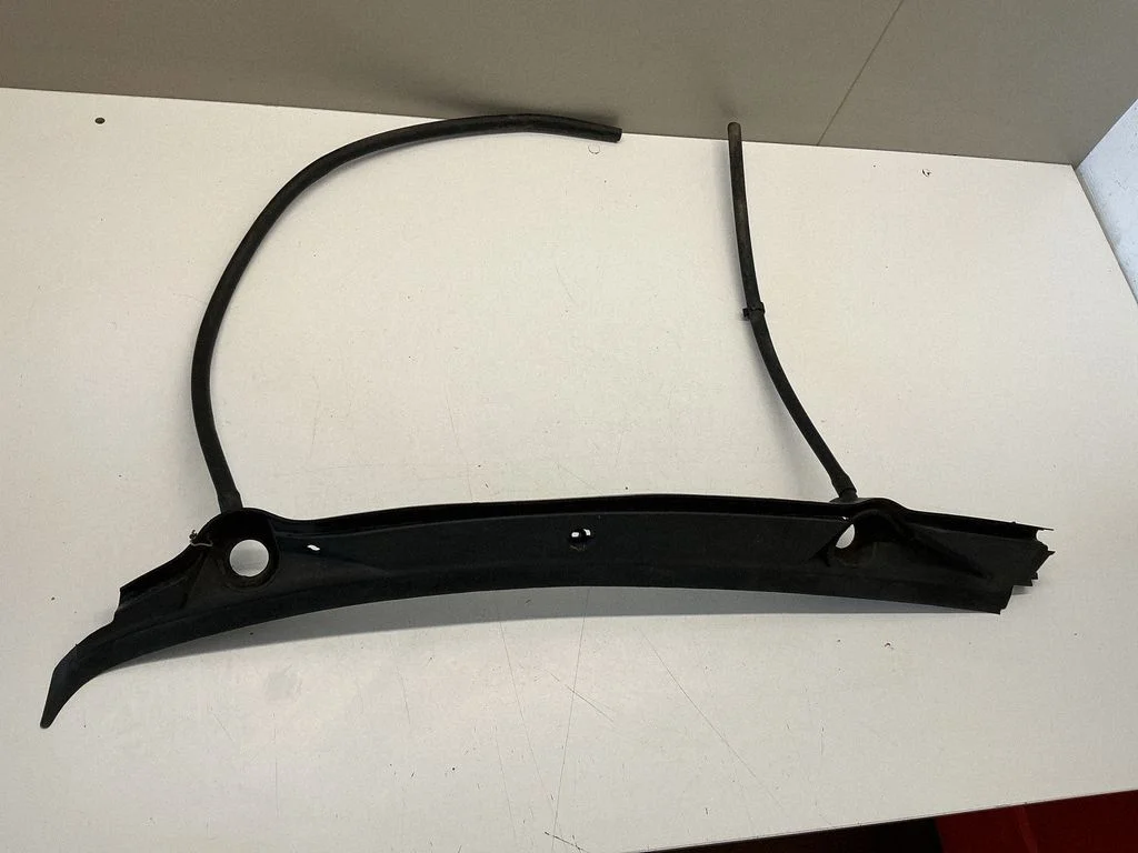 Wiper trim A6386270301