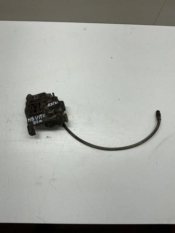 Rear brake caliper – rear right
