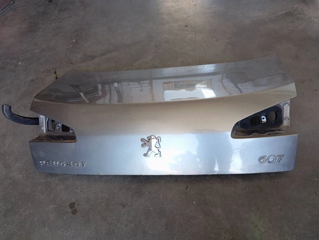 Tailgate/trunk/boot lid