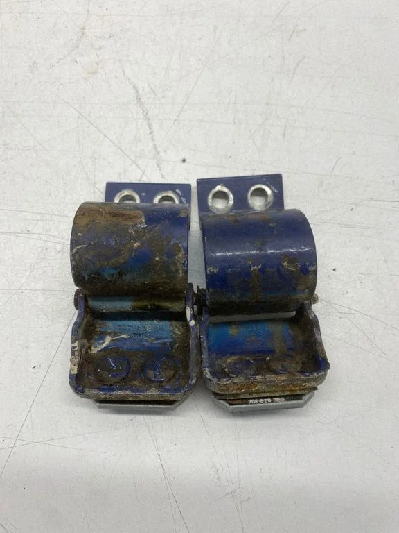 Tailgate/trunk/boot hinge 701829641A