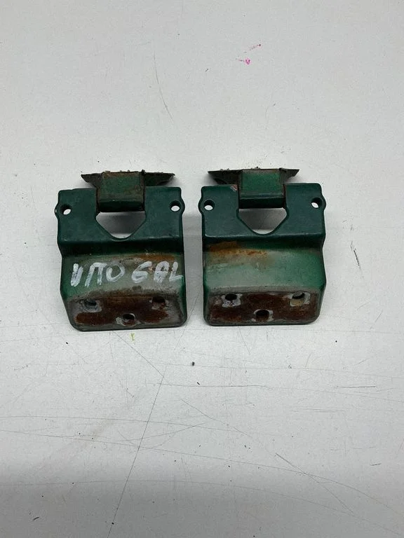 Tailgate/trunk/boot hinge – rear