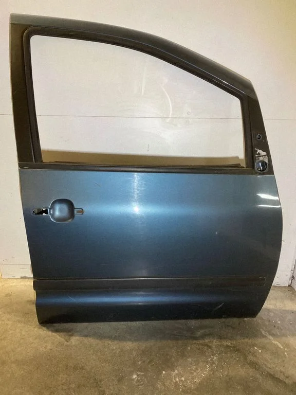 Esiuks 7M3831052
