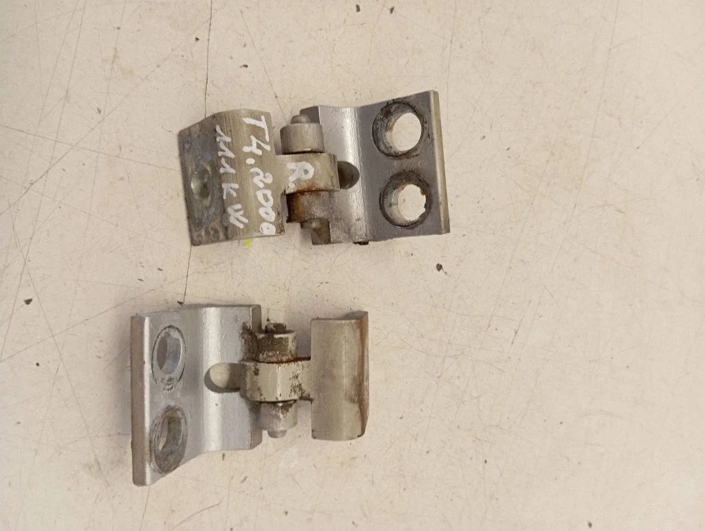 Front door upper hinge 7D0831401