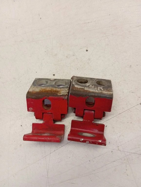 Front door upper hinge 701831401C