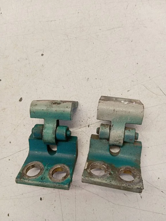 Front door upper hinge 7D0831401
