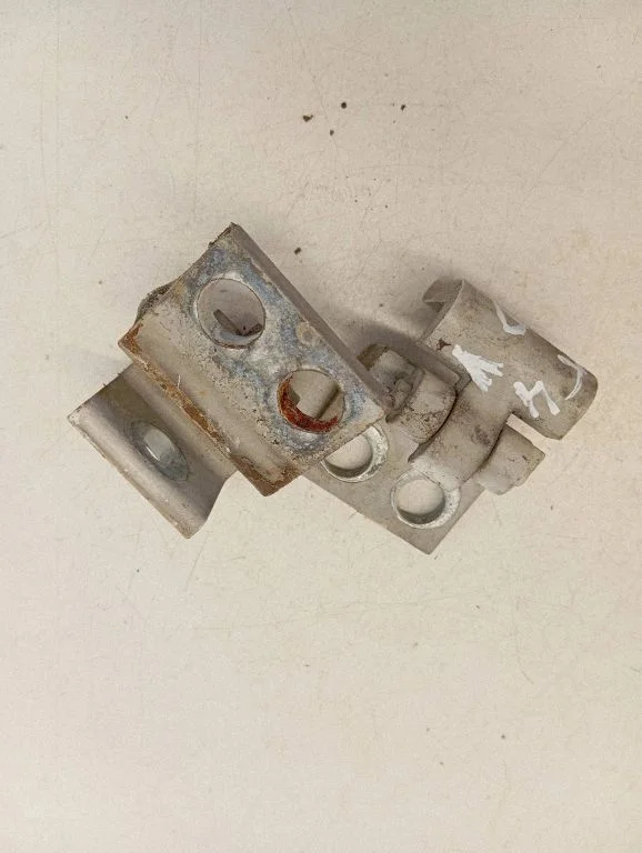 Front door lower hinge 7D0831401