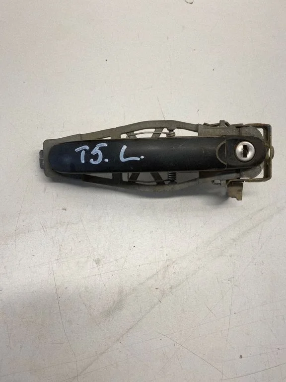 Esiukse välimine käepide 7H0837885A