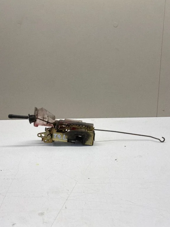 Front door lock 701837015D