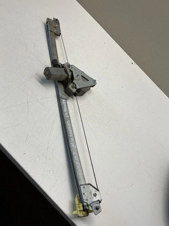 Priekinio el. lango pakėlimo mechanizmo komplektas