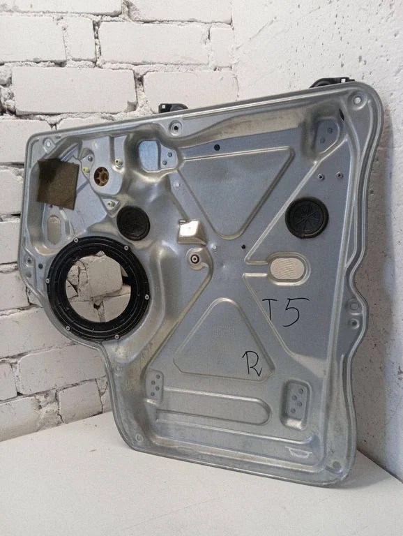 Front window lifting mechanism without motor 7H0837730