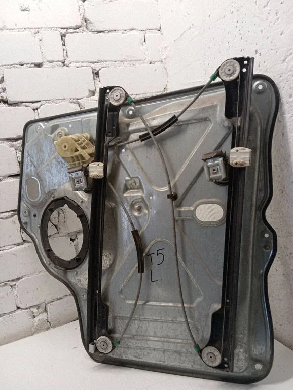 Front window lifting mechanism without motor 7H0837729
