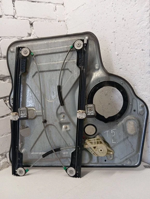 Front window lifting mechanism without motor 7H0837729B