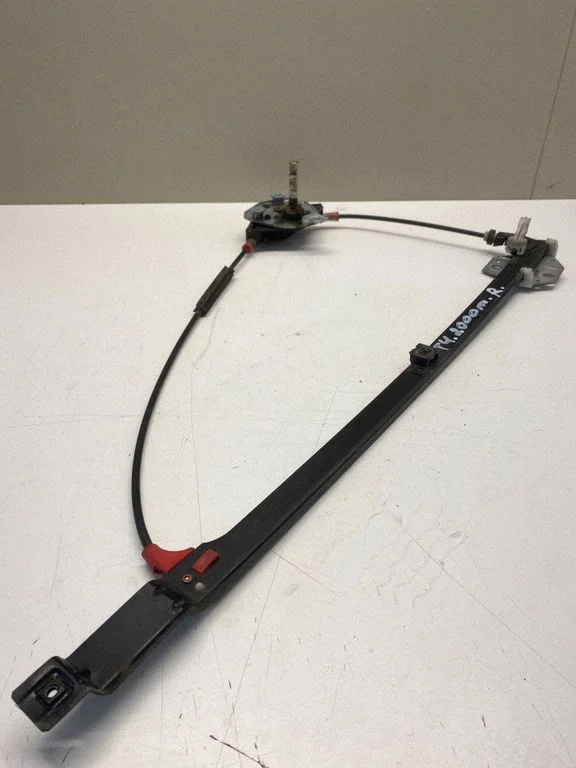 Mechaninis priekinio lango pakėlimo mechanizmas