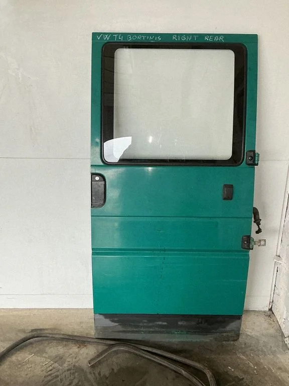 Rear door 7D7841079E