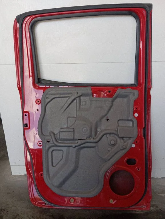 Rear door – rear right