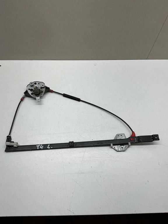 Mechaninis priekinio lango pakėlimo mechanizmas