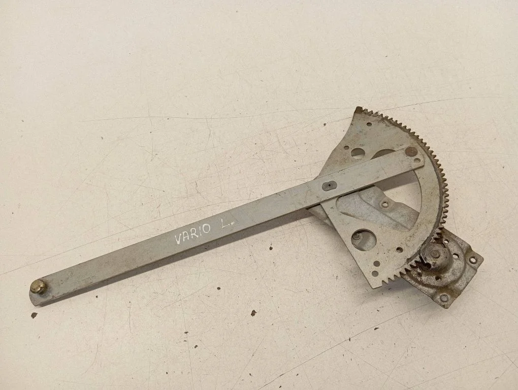 Mechaninis priekinio lango pakėlimo mechanizmas