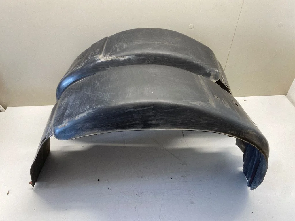 Rear arch fender liner splash guards 7D1810970A
