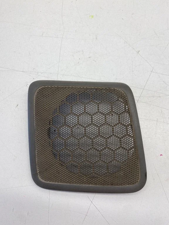 Maskownica głośnika bocznego 7D1857209