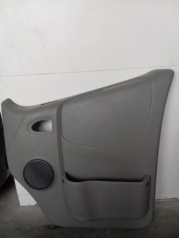 Front door card panel trim – Renault Trafic II (X83) (2001-2014)