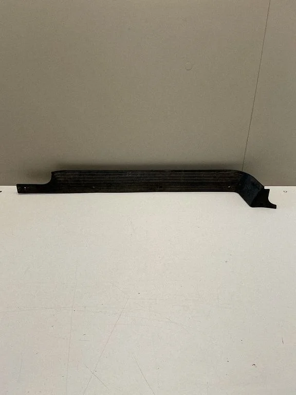 Front sill trim cover A6386840621