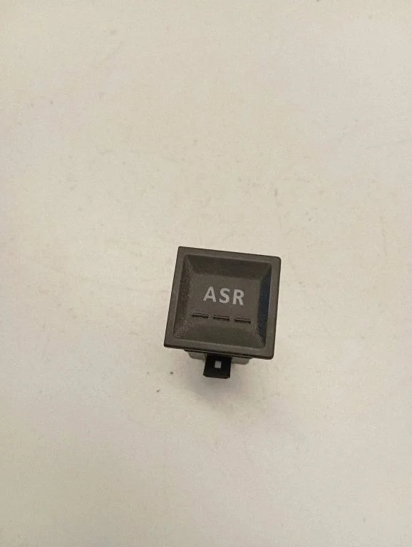 Antipraslidimo/ sukibimo (ASR) jungtukas