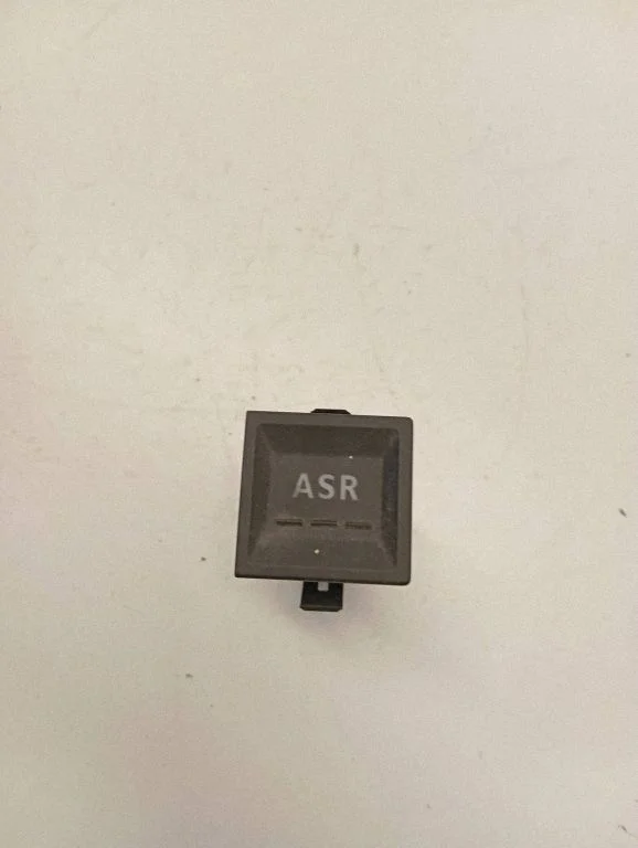 Antipraslidimo/ sukibimo (ASR) jungtukas