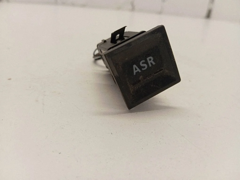 Antipraslidimo/ sukibimo (ASR) jungtukas