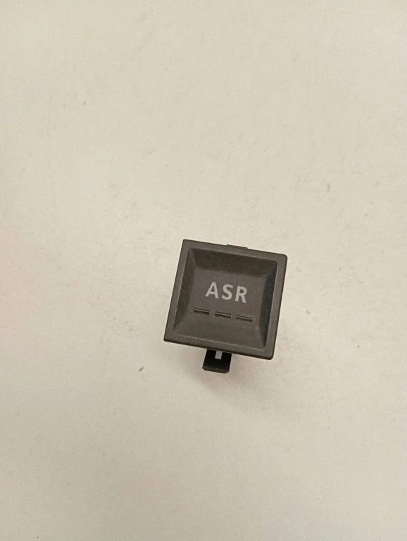 Antipraslidimo/ sukibimo (ASR) jungtukas