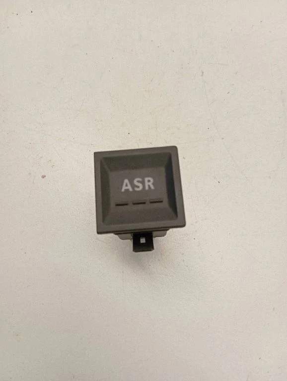 Antipraslidimo/ sukibimo (ASR) jungtukas