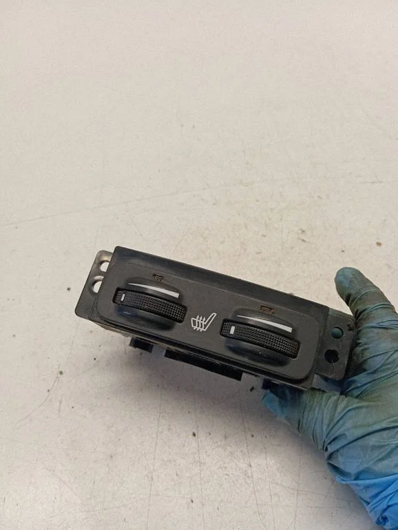 Seat heating switch 453417