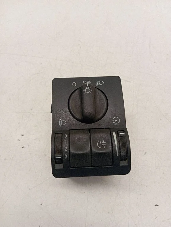 Gaismu slēdzis 90561388