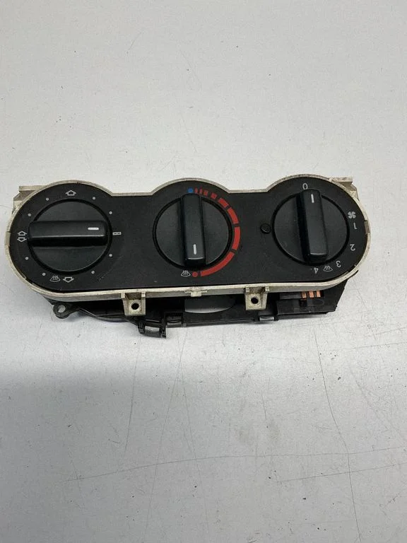 Climate control unit 122489582000