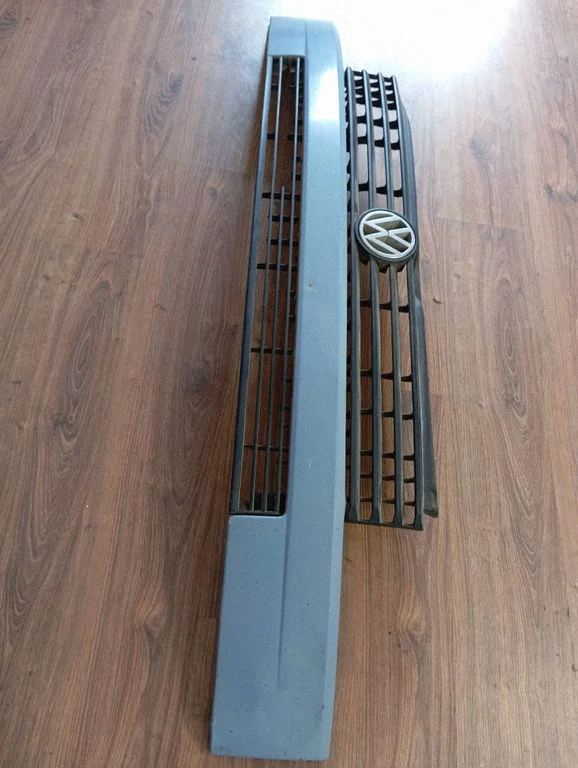 Front grill 701853653