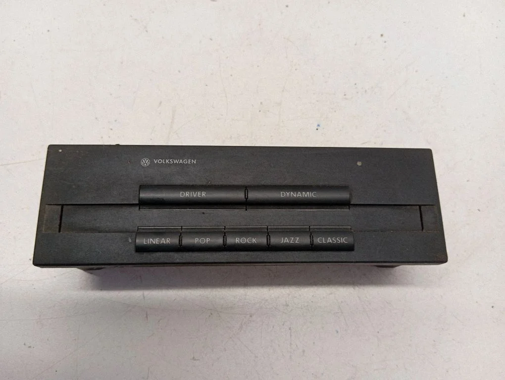 Sound amplifier 1J0035624A