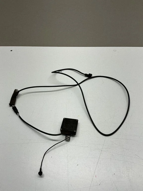 Wzmacniacz antenowy 701035577B