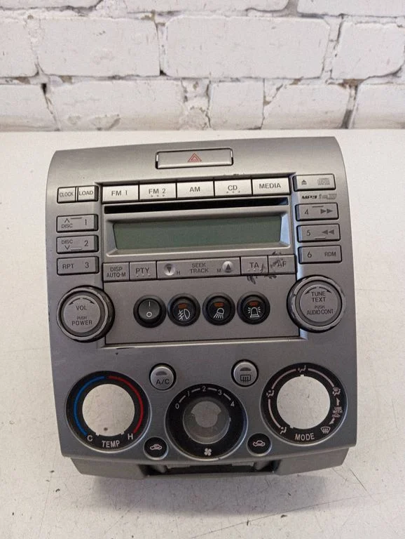 Raadio / CD/DVD-mängija / navigatsioon CQEM8870TAA