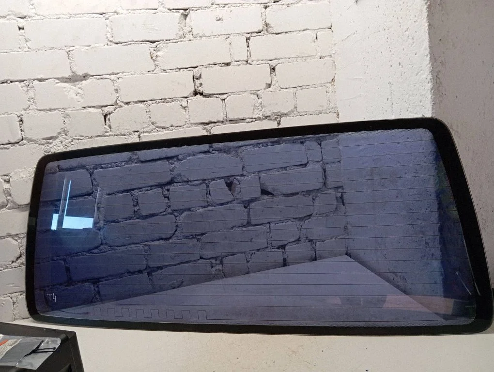 Atveriamas bagažinės dangčio stiklas