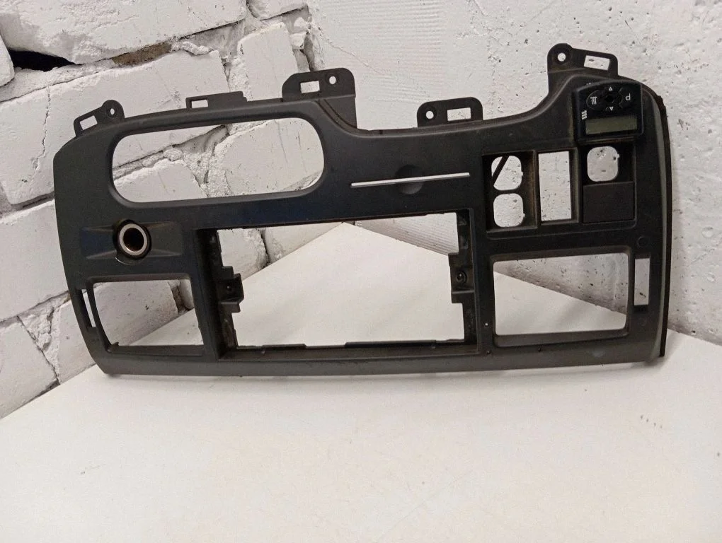 Radio/GPS head unit trim 6C11V047A04
