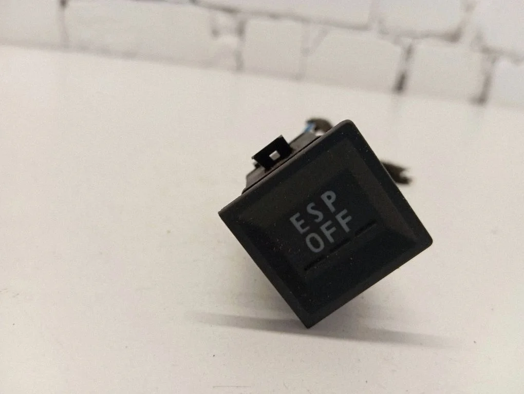 ESP (stabiilsussüsteemi) lüliti 7H0927634A