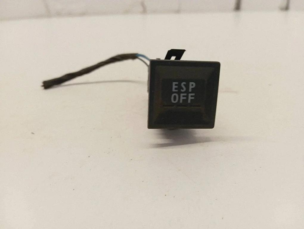 ESP (stabiilsussüsteemi) lüliti 7H0927134A