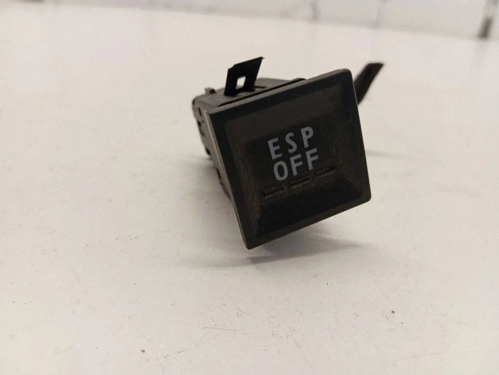 ESP (stabiilsussüsteemi) lüliti 7H0927134A