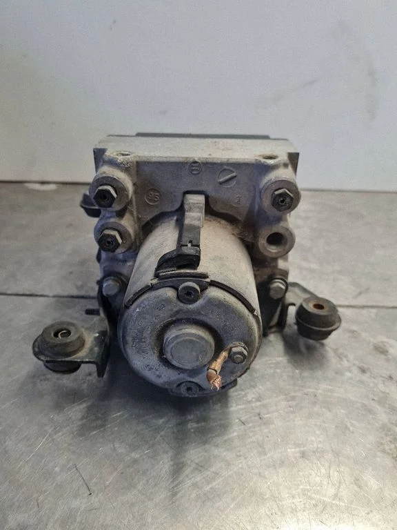 Pompa ABS – Audi A6 S6 C4 4A (1994-1997)