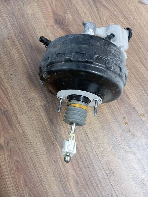 Brake booster 20819274