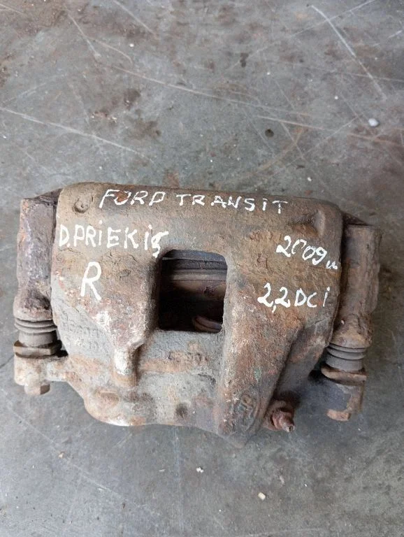 Front brake caliper – front right