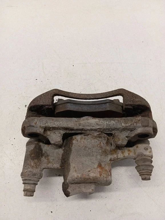 Front brake caliper – front right