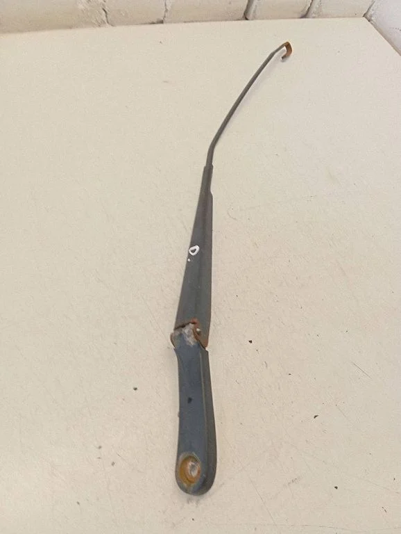 Front wiper blade arm 7H1955410C