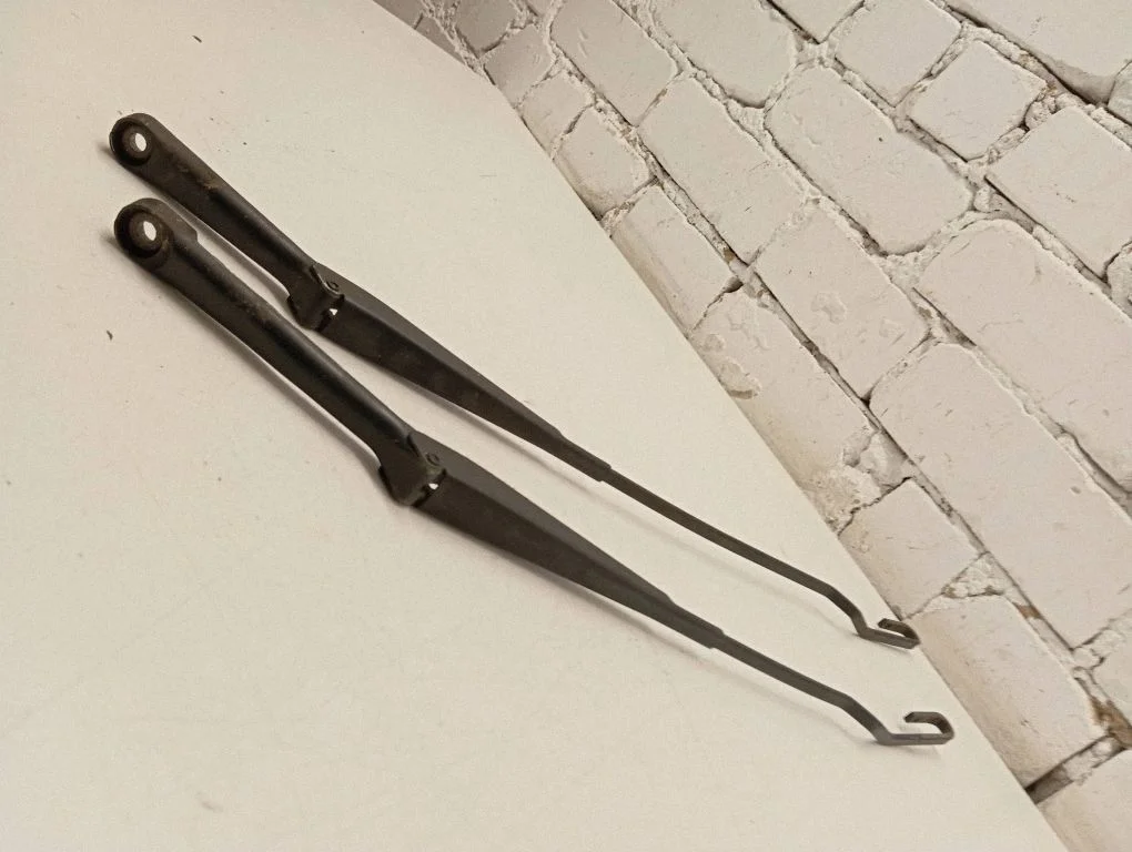 Front wiper blade arm 701955410A