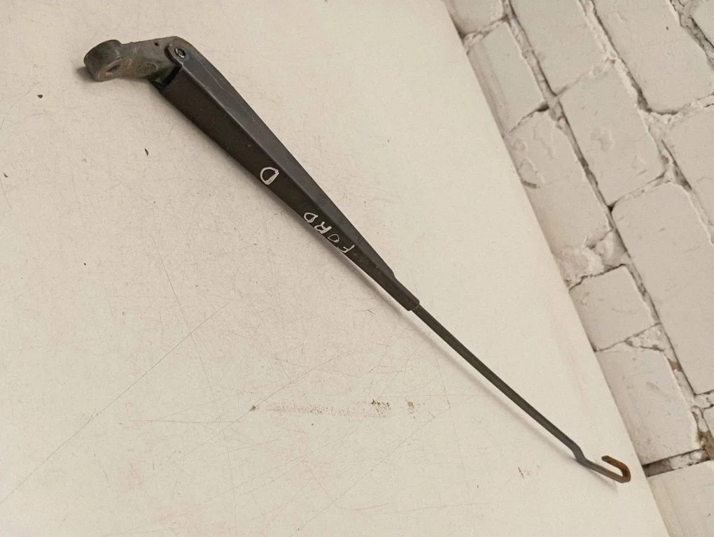 Front wiper blade arm YC1517526BA